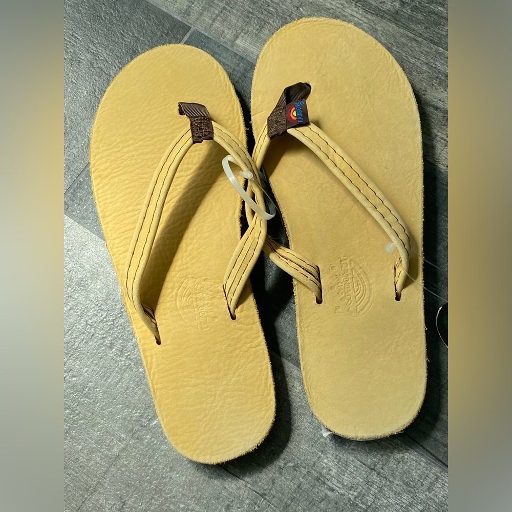 Women’s Vintage Rainbow Sandals NWT